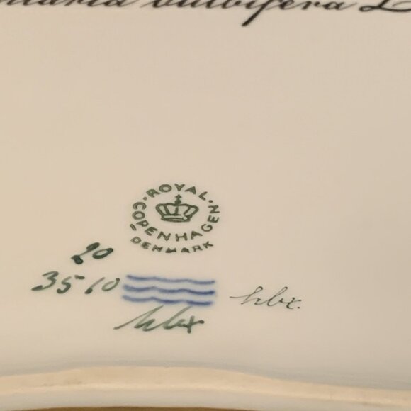 Royal Copenhagen Flora Danica Serving Bowl Dentaria Bulbifera 20/3510 Gilt Edge - Picture 13 of 15